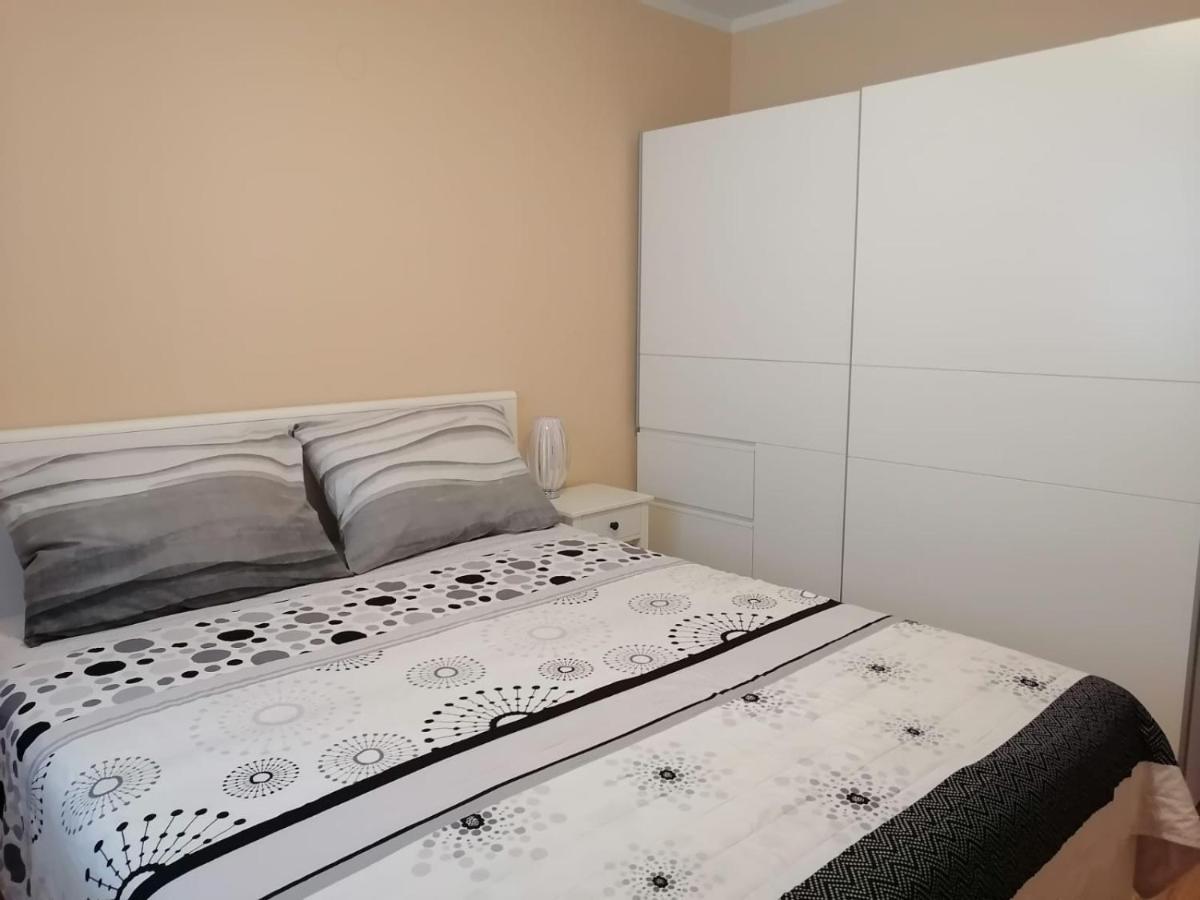 Ferienwohnung Ena Turanj Exterior foto