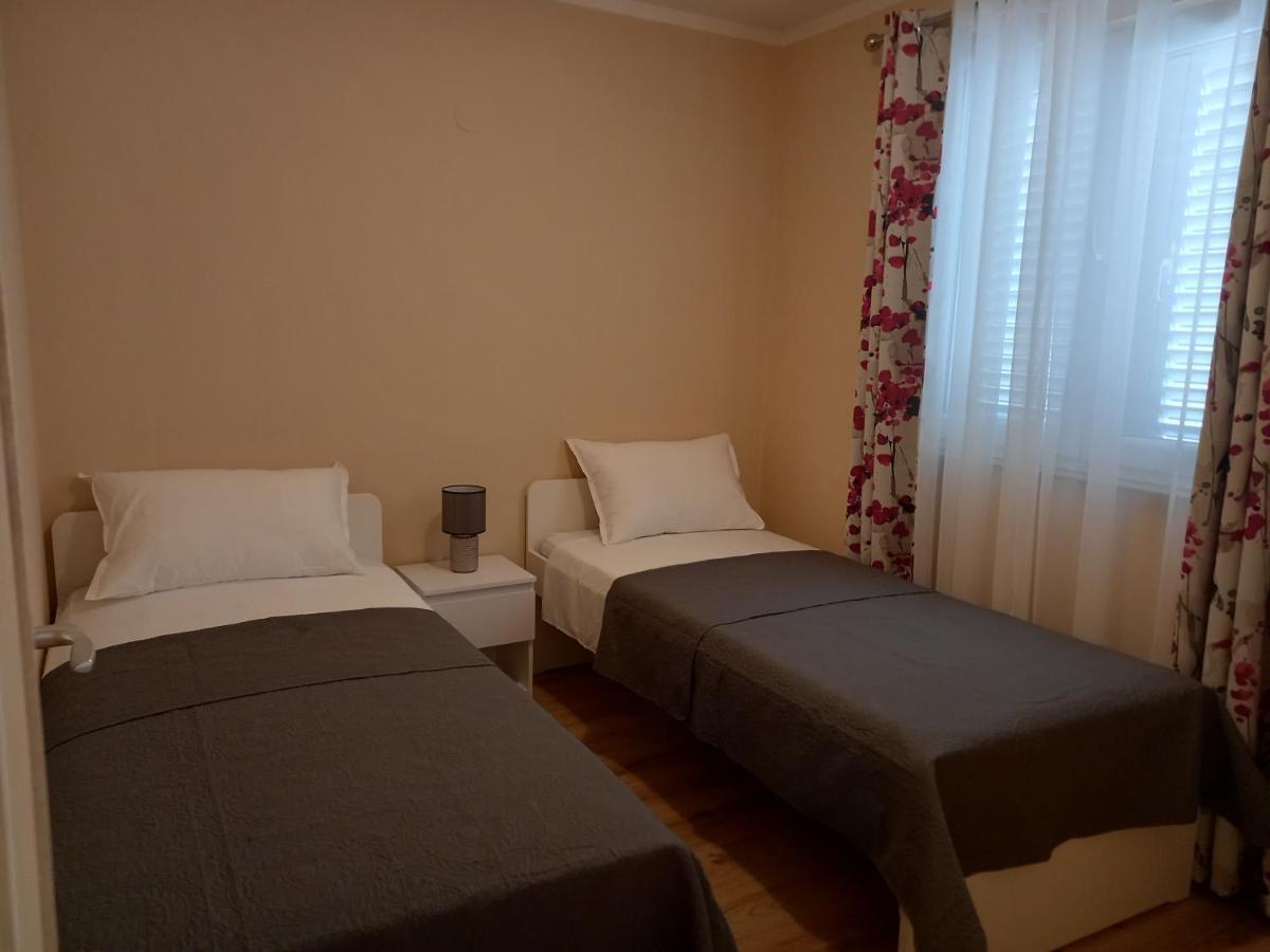 Ferienwohnung Ena Turanj Exterior foto