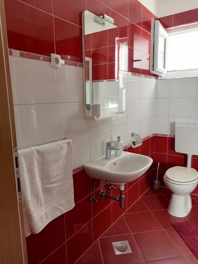 Ferienwohnung Ena Turanj Exterior foto