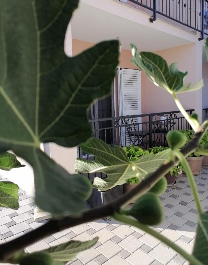 Ferienwohnung Ena Turanj Exterior foto