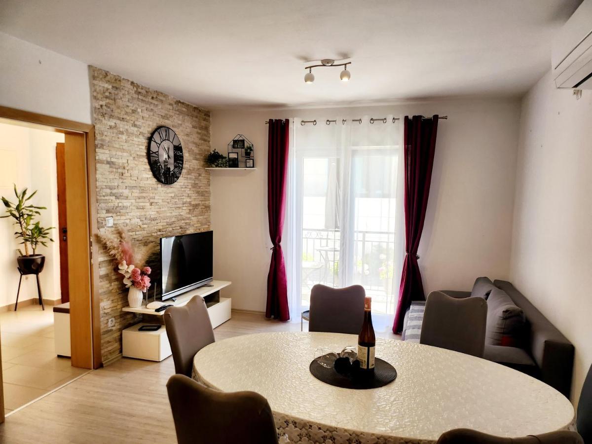 Ferienwohnung Ena Turanj Exterior foto
