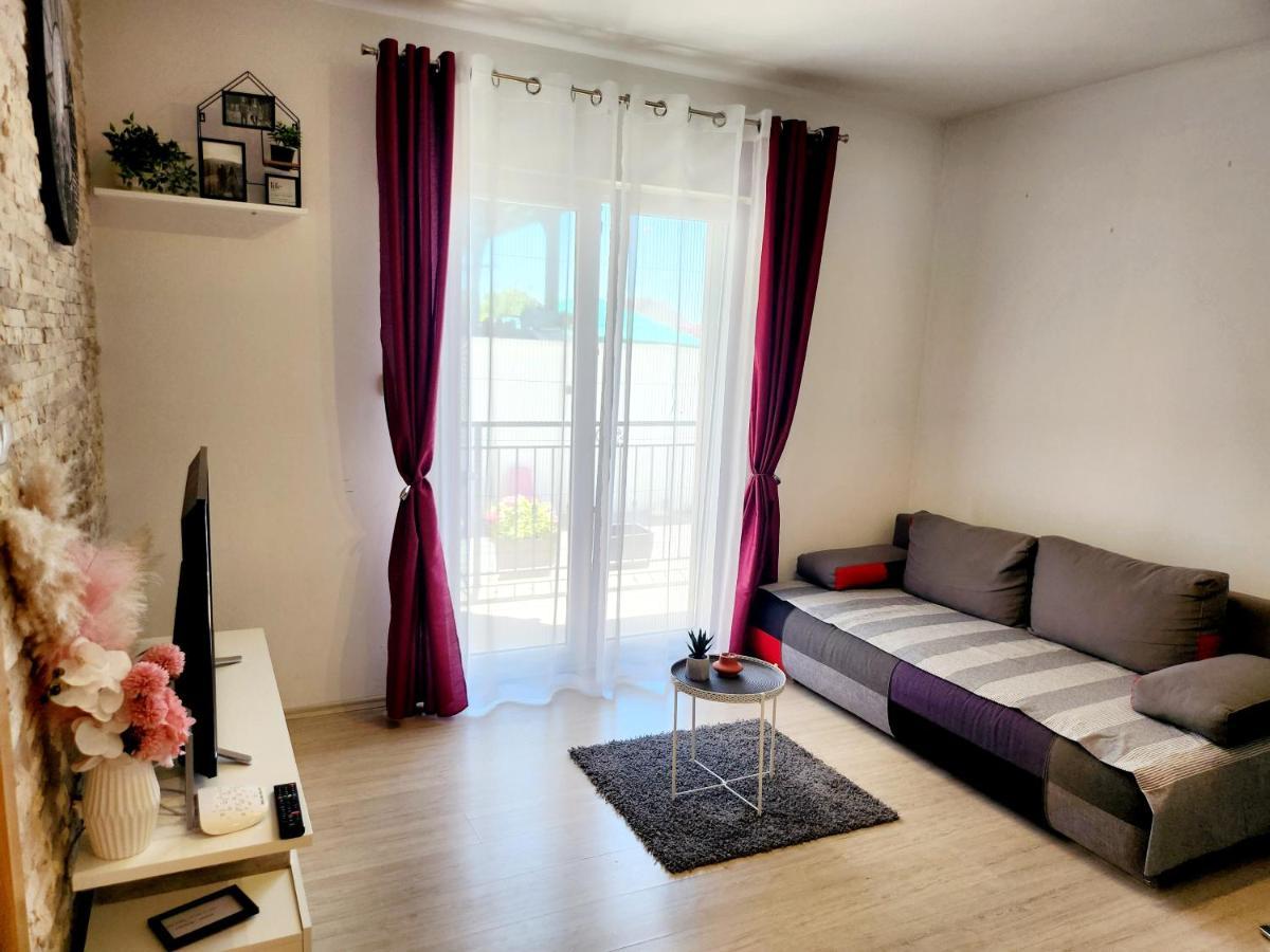 Ferienwohnung Ena Turanj Exterior foto